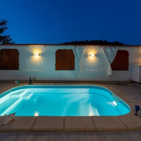 Apartment Lovely Garden To Private Heated Pool Villasimius