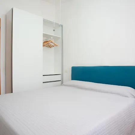 Lovely Garden To Private Heated Pool Apartment *