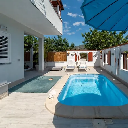 Apartment Lovely Garden To Private Heated Pool Villasimius