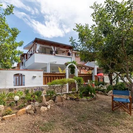 Lovely Garden To Private Heated Pool * Villasimius